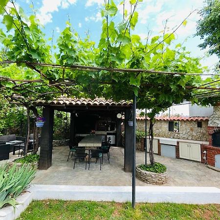 Pomerino Apartmans Bagian luar foto