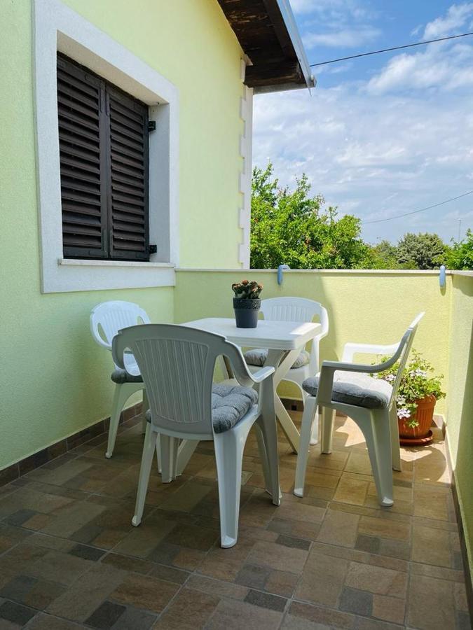 Pomerino Apartmans Bagian luar foto